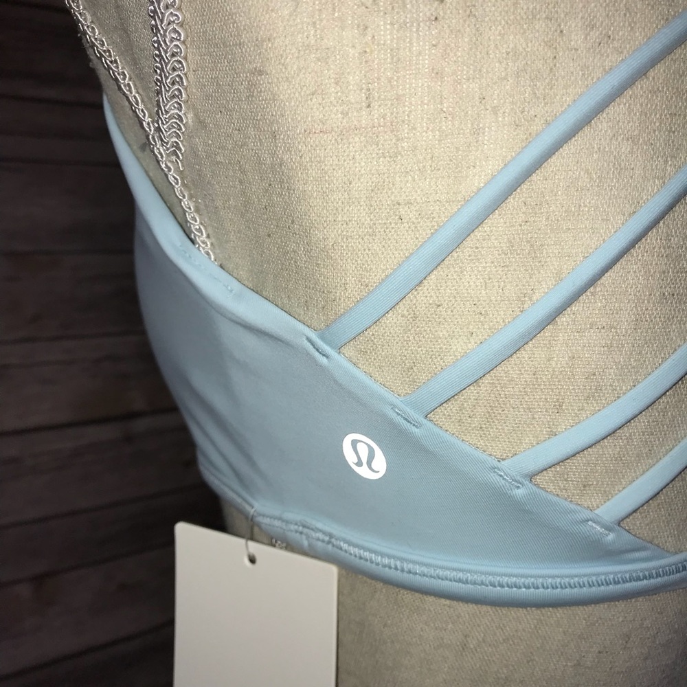 NWT LIGHT BLUE LULULEMON FREE TO BE BRA WILD glow - Picture 7 of 8